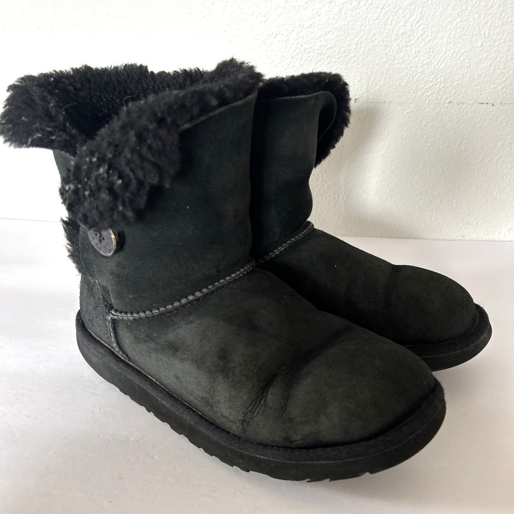 UGG Bailey Button II Women's Black Suede Shearling Sheepskin Boots Booties 6